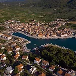 Ljubo Апартаменты Стари Град